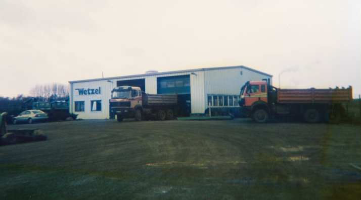 Neue Werkstatthalle mit Büroräumen - errichtet 1994