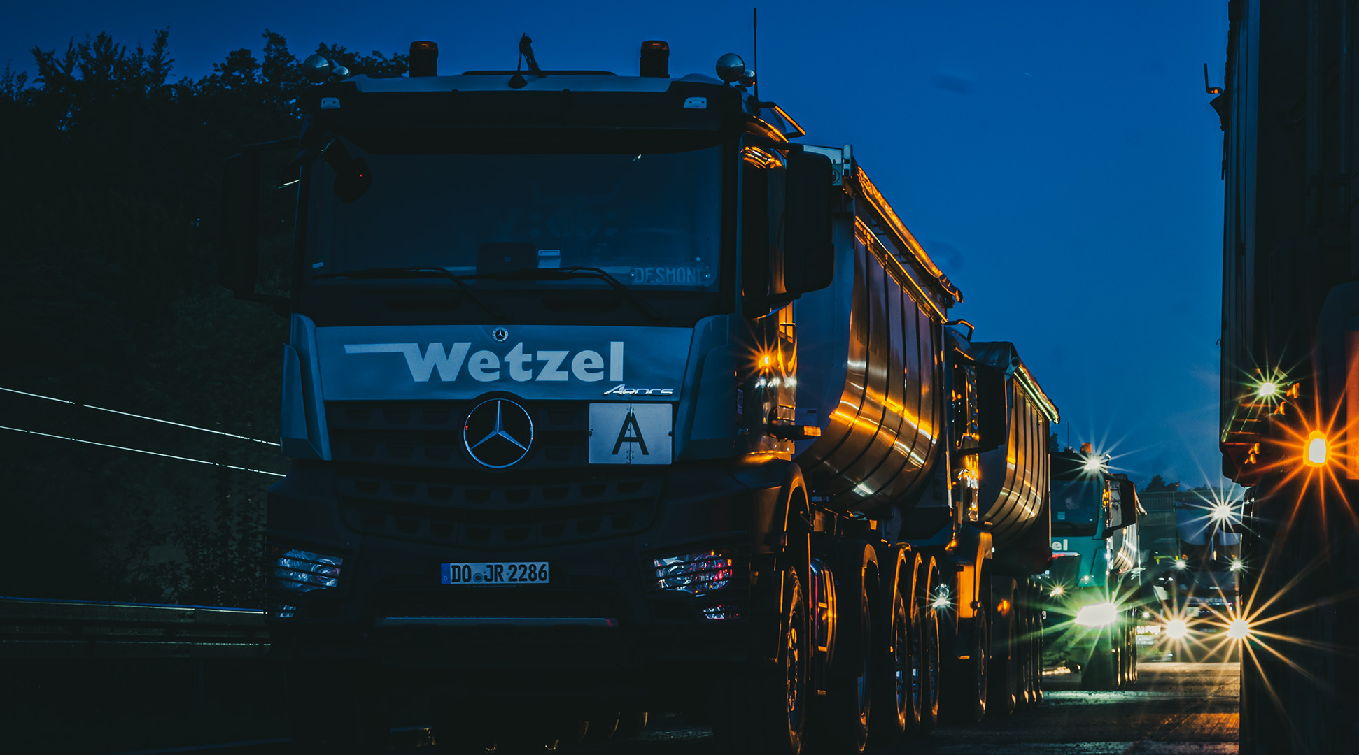 Mischgutlieferung für den Autobahn-Bau durch Wetzel Transporte Dortmund